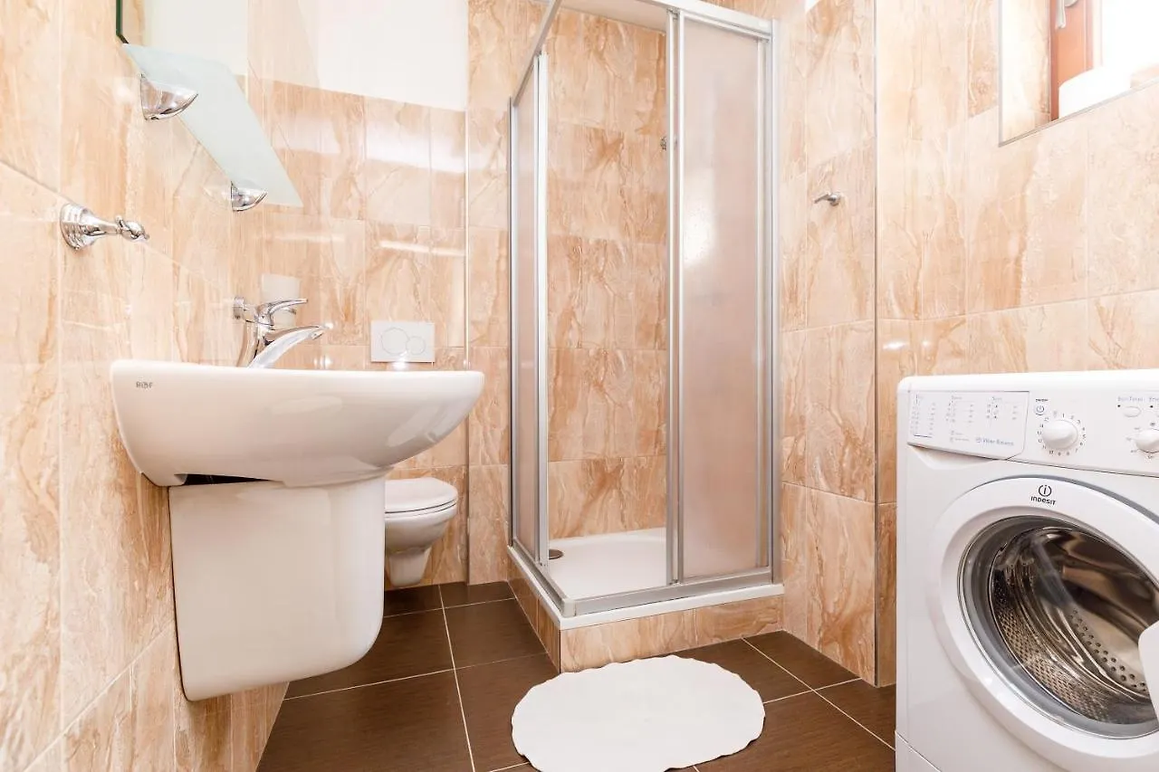 Aparthotel Apartmany U Divadla Karlovy Vary